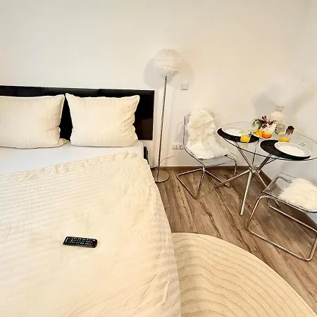 Apartmán Moderne Erdgeschosswohnung - Zentrumsnah & Self Check In Augsburg