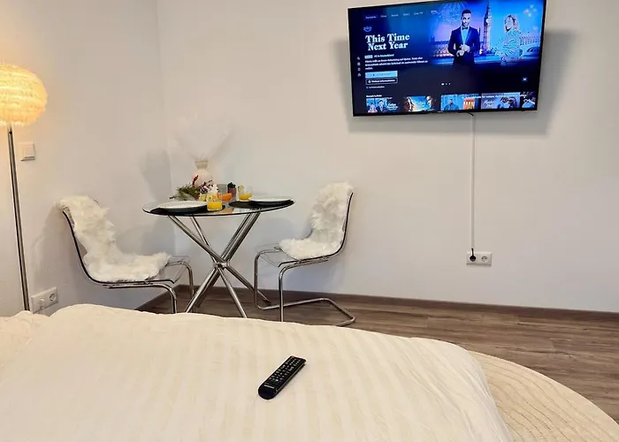 Zentrumsnahe - Tram, Amazon Prime Und Self Check In